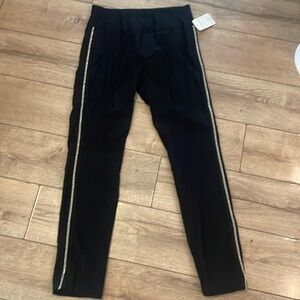 Mariel blank pants with gold chain on each side​​​​